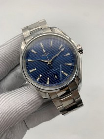 Omega Seamaster Blue Dial on Steel Strap Mirror Replica
